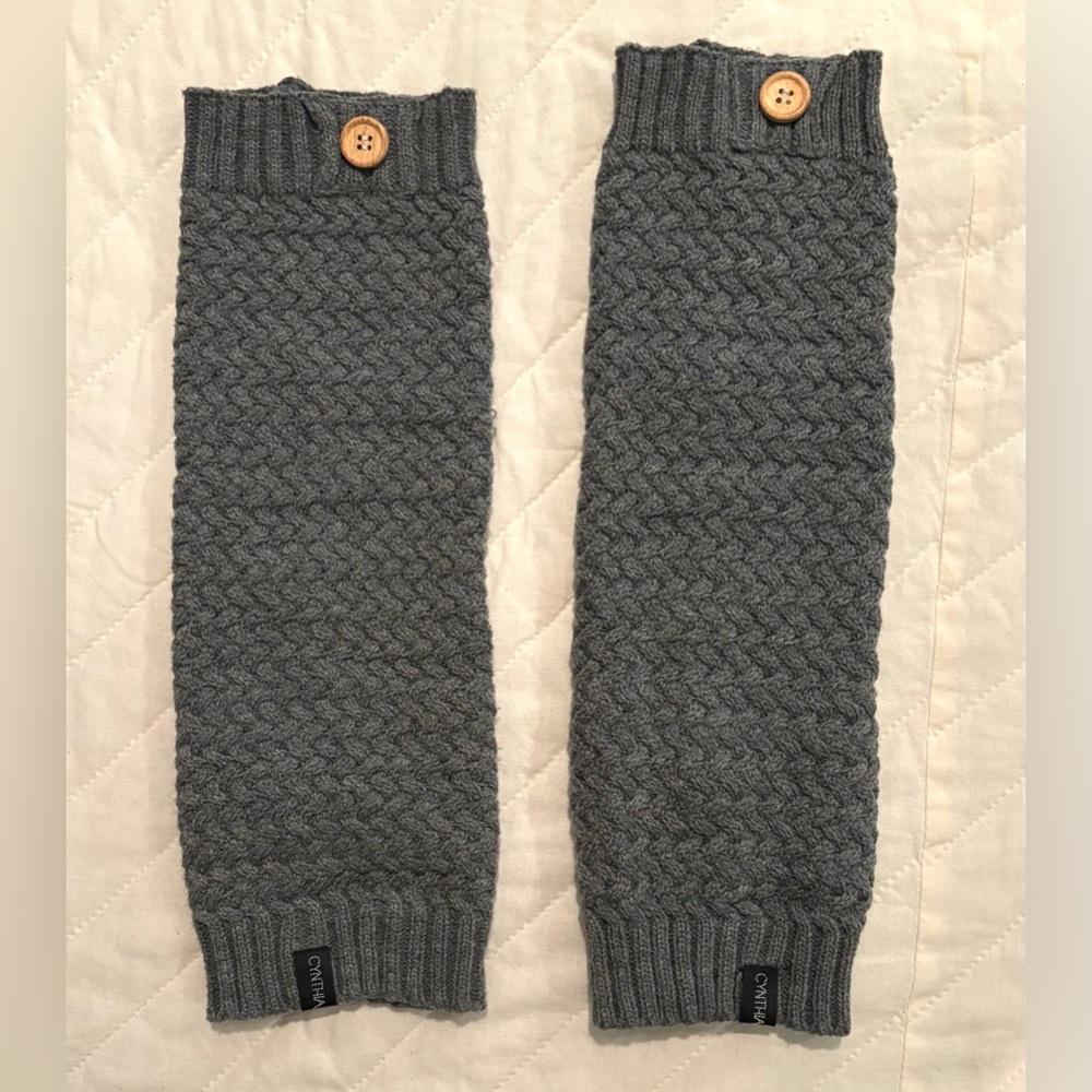 Cynthia Rowley, Gray Knit Leg Warmers with Brown Button Accent